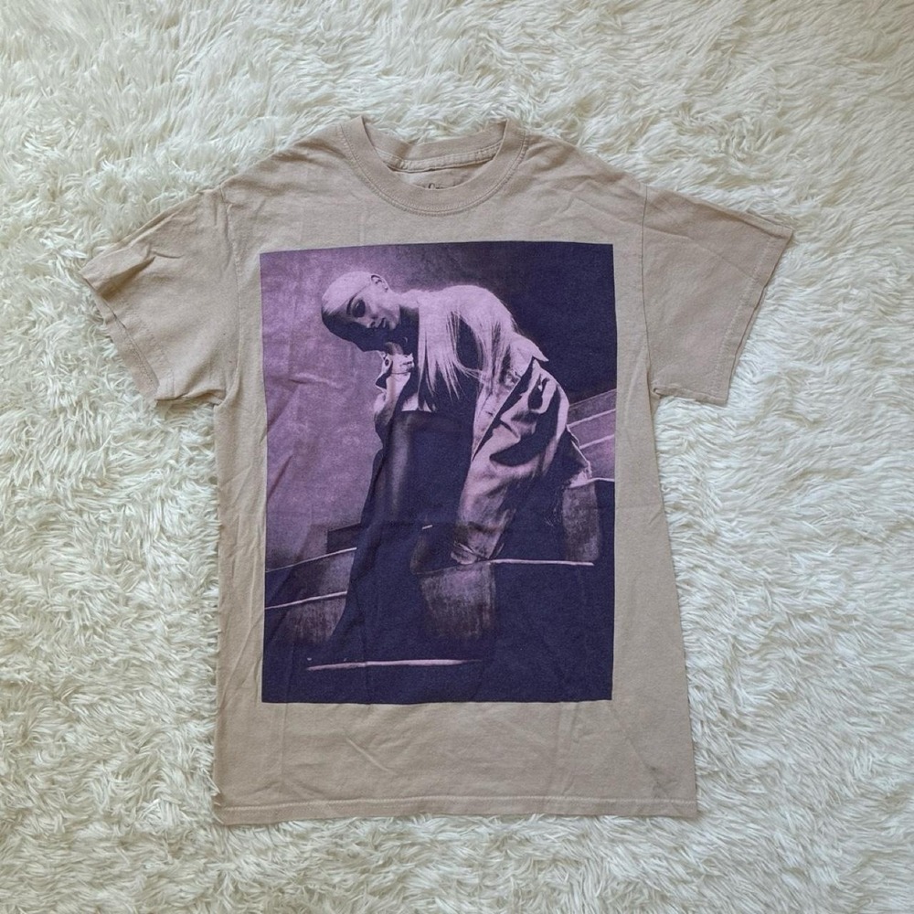Ariana Grande 2019 Sweetener Tour concert tee merch